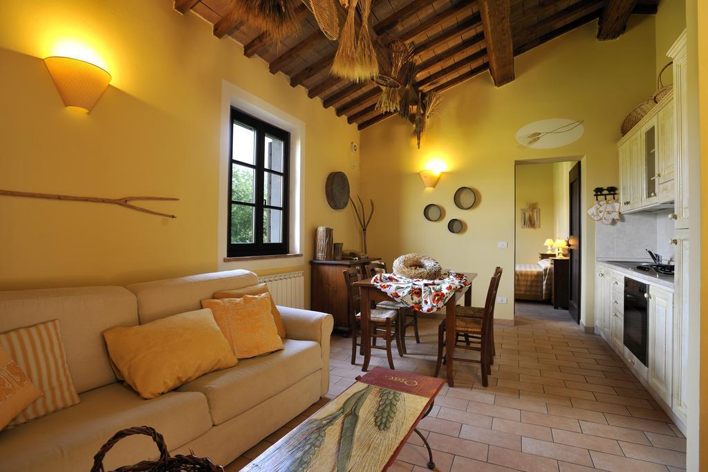 Agriturismo Il Corniolo Cenerente Ruang foto